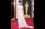 Cristin_Milioti_in_Reem_Acra.jpg