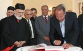 Filename=Dimane with Pres Lahoud aug 15th 2005.jpg
Filesize=7KiB
Dimensions=240x148
Date added=Sep 17, 2006 Dimane with Pres Lahoud aug 15th 2005.jpg